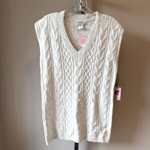 Sincerely Jules soft light gray sleeveless sweater size small